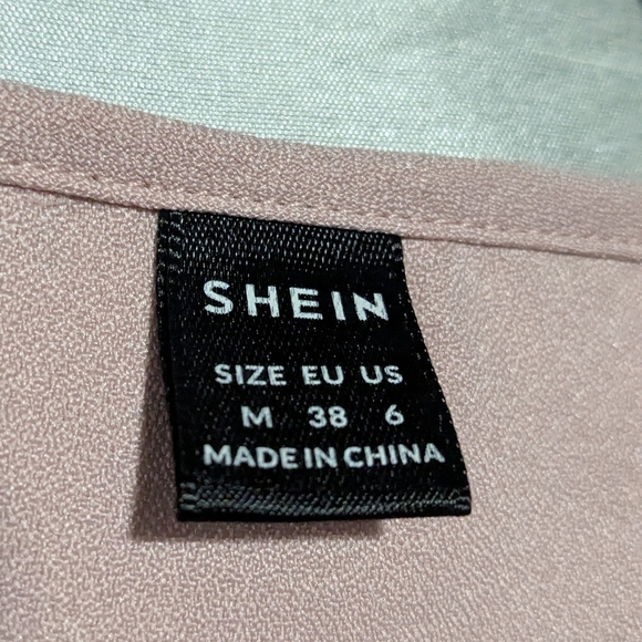 Elegant Pink Women's Top. Size M, US 6. - Picture 5 of 7